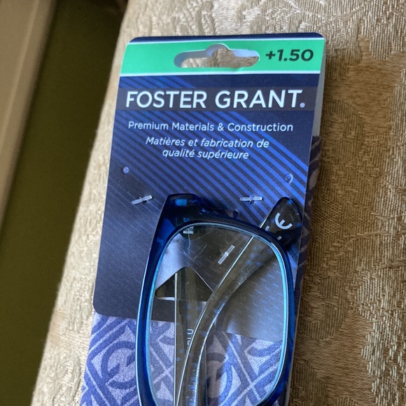 NWT Foster Grants Parissa reading glasses and coordinating case. - Picture 3 of 7